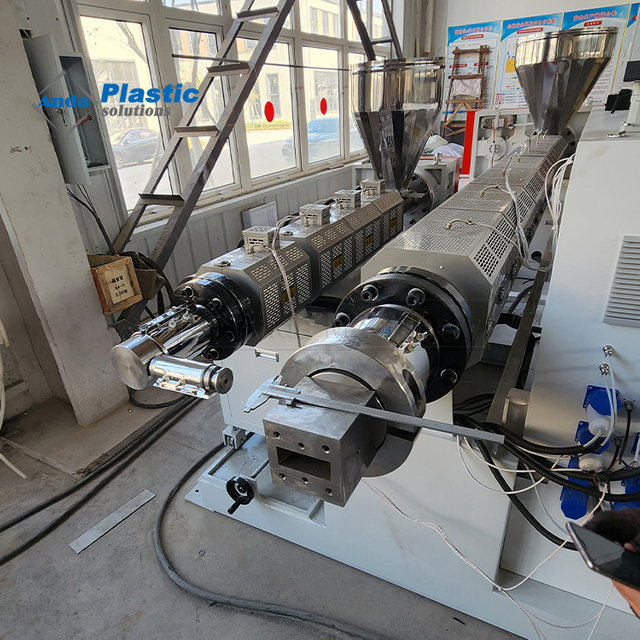 चारकोल फ्लूटेड पैनल मशीन पीएस पैनल बनाने की मशीन 