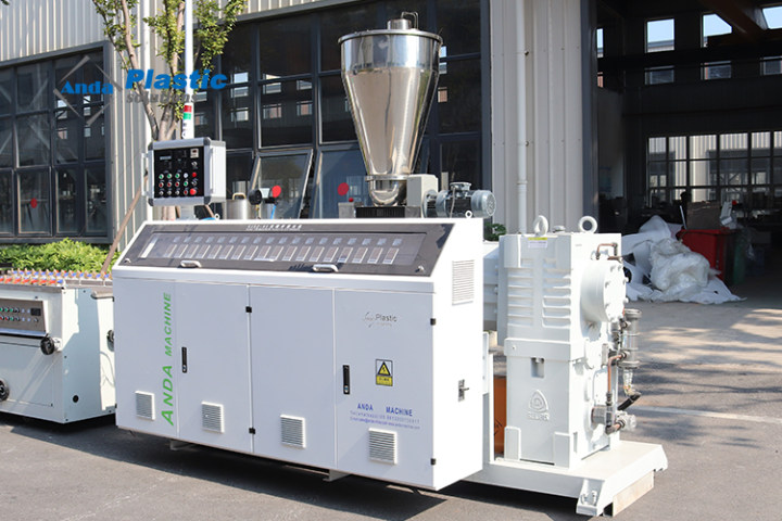 ऊर्जा-कुशल और स्थायी यूपीवीसी प्रोफाइल एक्सट्रूज़न मशीन