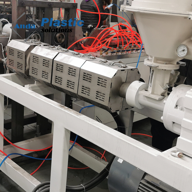 WPC प्रोफ़ाइल अलंकार मशीन उत्पादन लाइन