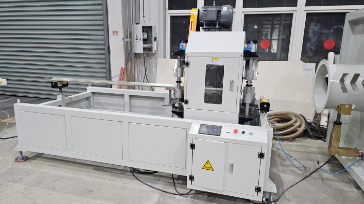 उच्च दक्षता वाली पीवीसी पाइप बनाने की मशीन उत्पादन लाइन