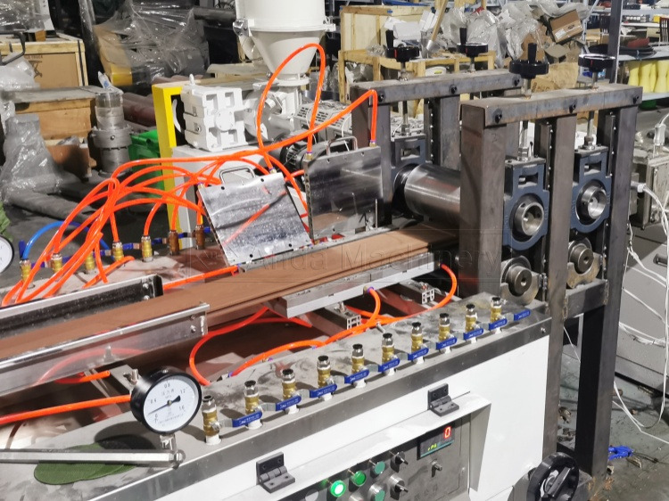 WPC अलंकार मशीन, WPC विनिर्माण मशीन, WPC प्रोफ़ाइल मशीन, WPC एक्सट्रूज़न मशीन, WPC अलंकार मेकिंग मशीन