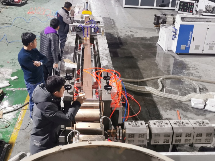 डब्ल्यूपीसी लाइन, डब्ल्यूपीसी प्रोफ़ाइल एक्सट्रूज़न लाइन, डब्ल्यूपीसी प्रोफ़ाइल एक्सट्रूज़न मशीन 