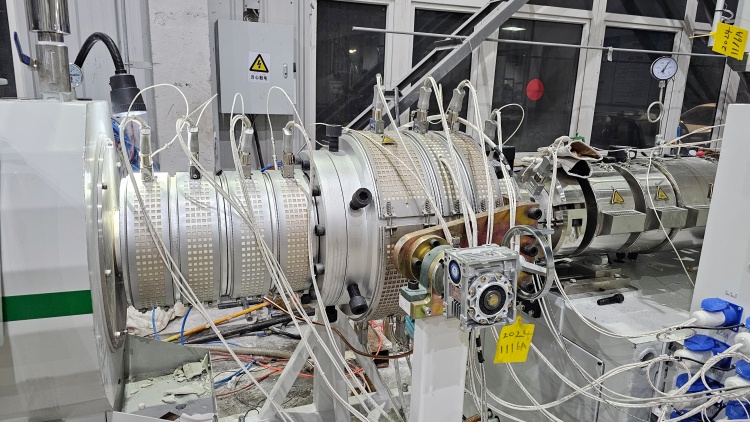 पीवीसी पाइप मशीन, पीवीसी पाइप एक्सट्रूज़न मशीन, पीवीसी पाइप उत्पादन लाइन, ट्विन स्क्रू पीवीसी पाइप मशीन 