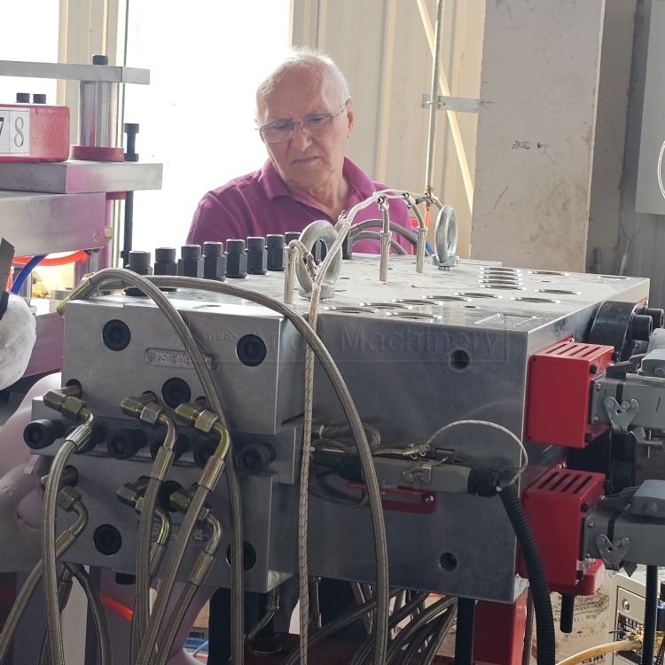 पीवीसी फोम बोर्ड उत्पादन लाइन